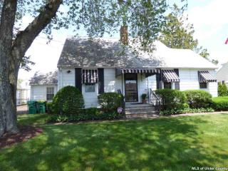 32 Vincent St, Kingston, NY 12401-1716