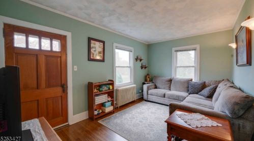 404 Quakertown Rd, Flemington NJ  08822-5610 exterior