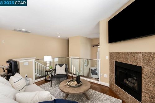 296 1 St, Benicia CA 94510-3553 exterior