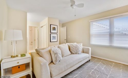 48 Cambridge Rd, Bedminster NJ  07921-1609 exterior