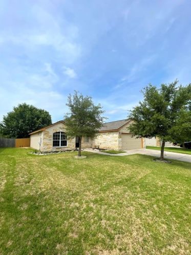 7726 Pebble Creek Dr, Georgetown TX  78628-3723 exterior