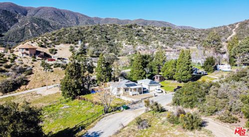 40321 Calle Rosalito, Santa Clarita CA  91390-1088 exterior