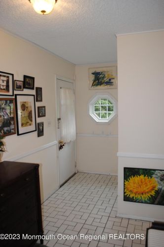 2 Augusta Ct, Tinton Falls, NJ 07701-5411