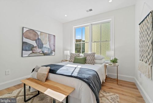 17 9th St, Washington DC  20003-1333 exterior