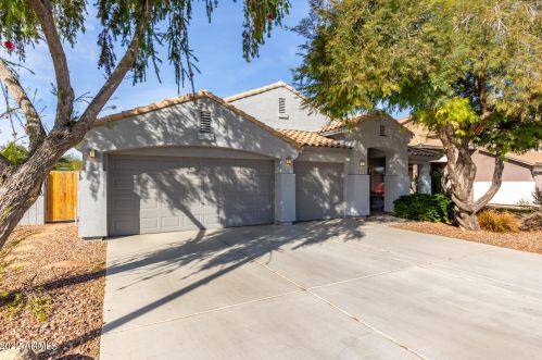 3888 Seton Ave, Gilbert, AZ 85297-9364