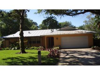 1502 Eastbrook Dr, Sarasota, FL 34231-3512