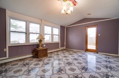 131 Kime Ave, Babylon, NY 11703-3316
