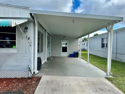 14 Granada Ln, Fort Pierce, FL 34952-8563