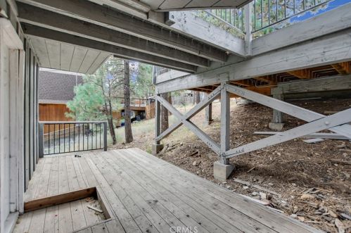 110 Winding Ln, Big Bear City CA  92314-9328 exterior