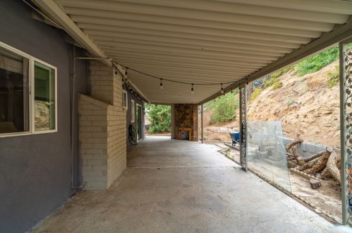 5887 Paramount Dr, Riverside CA 92509-0806 exterior