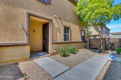 1457 80th Ln, Phoenix, AZ 85043-1113