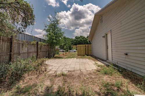 11625 129th Ln, Ocklawaha FL  32179-5096 exterior