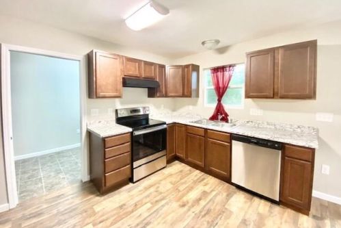 331 Passion Flower St, Defuniak Springs FL  32433-7565 exterior