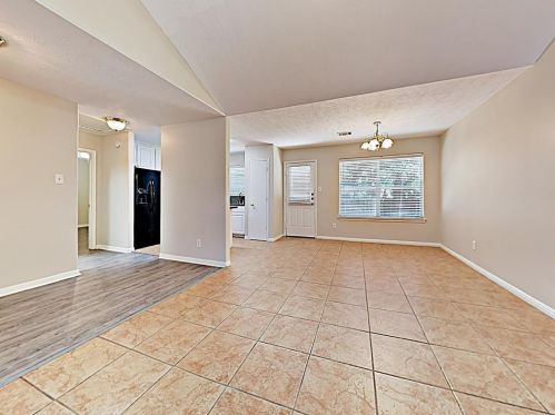 16385 Sun View Ln, Conroe TX  77302-5564 exterior