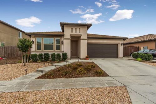 5894 Eugenia Ave, Fresno, CA 93727-9022