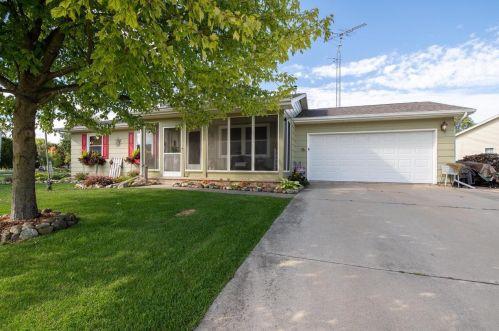 757 Forest Ln, Fond Du Lac, WI 54935-3011