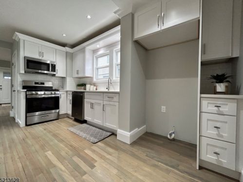 423 Drake Ave, Roselle NJ  07203-1425 exterior