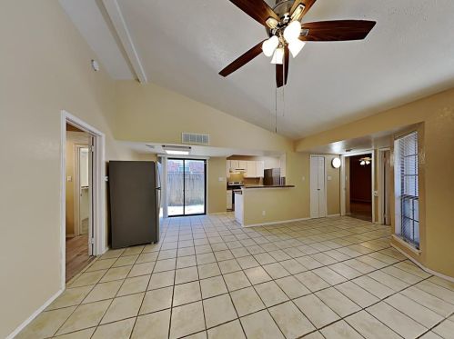 422 Dollins St, Cedar Hill TX  75104-9062 exterior