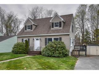 17 Pleasant St, Salem, NH 03079-2908