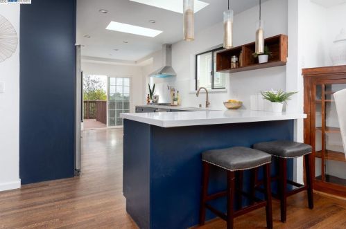 5137 Fairfax Ave, Oakland CA  94601-5410 exterior