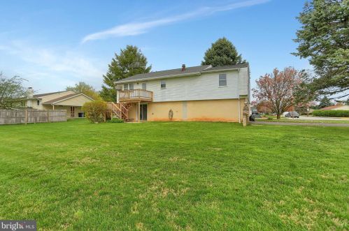 1500 Terrace Ave, Carlisle PA  17013-9369 exterior