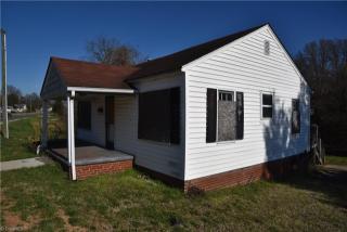 426 Clemmonsville Rd, Winston Salem, NC 27127-5207