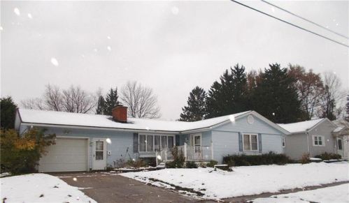 16 James Pl, Fredonia, NY 14063-1331