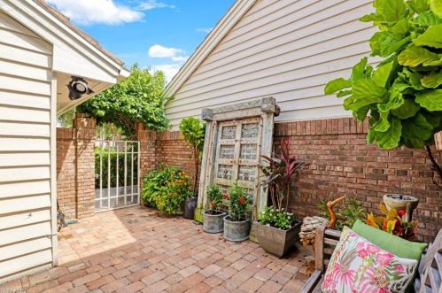 6647 Trident Way, Naples FL  34108-8243 exterior