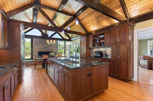 7 Old Lyme Rd, Scarsdale, NY 10583-7622