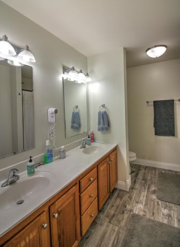 710 Willow Bend Dr, Waterford WI  53185-4281 exterior