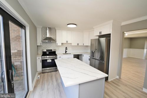 164 Canterbury Ct, East Windsor NJ 08520-5509 exterior