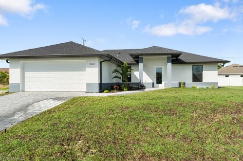 2033 25th St, Cape Coral, FL 33909-4522