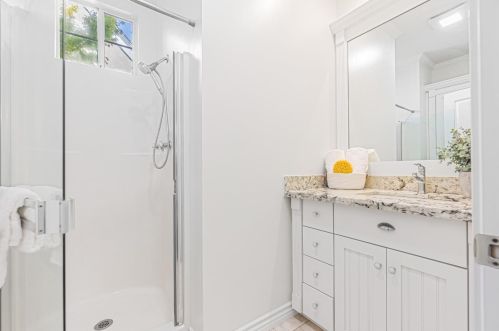 1960 San Ramon Ave, Mountain View CA  94043-2960 exterior