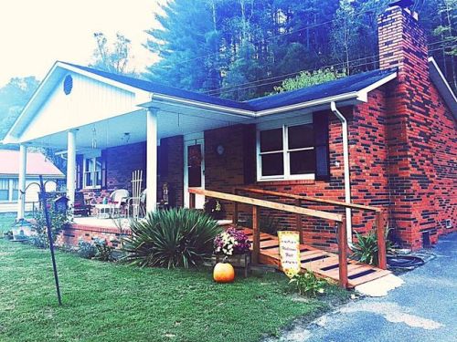1636 Indian Creek Rd, Wales, KY 41572-8312