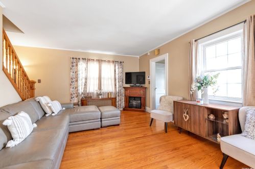 1610 Washington Ave, New Hyde Park, NY 11040-4335