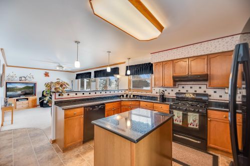 6820 107 Ave, Kenosha WI 53142-7864 exterior