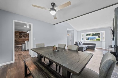 221 Alamo Dr, Vacaville CA  95688-2423 exterior