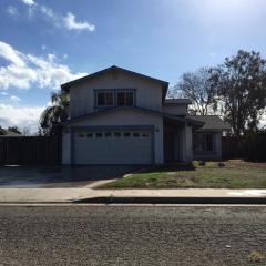 4405 Thatch Ave, Bakersfield, CA 93313-2956