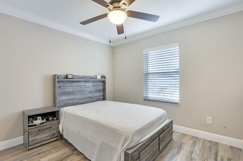 454 Saginaw Ave, Fort Pierce FL  34953-5990 exterior