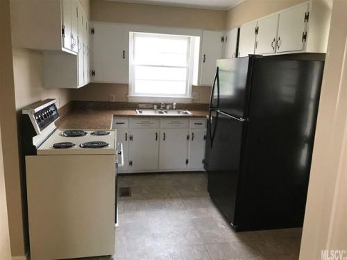 2777 Twin Meadow Dr, Hudson, NC 28638-8804