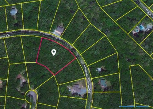 763 Mount Snow Cir, Tafton, PA 18464