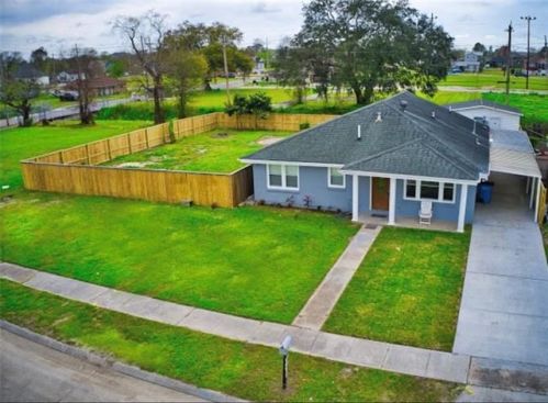 1704 Schnell Dr, Arabi, LA 70032-1733
