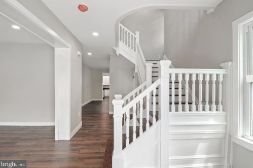 317 Walnut St, Slaughter Beach, DE 19963-1959