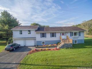 824 Churchland Ct, West Saugerties, NY 12477-4636