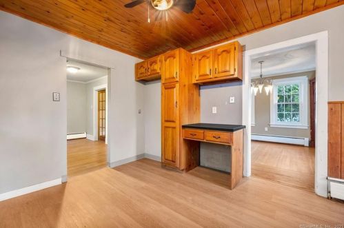 15 Kinney Ave, Norwich CT  06360-6209 exterior