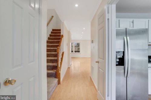 7606 Southern Oak Dr, Springfield VA  22153-3579 exterior