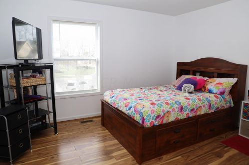 1413 Pinewood Ct, Bellefontaine OH  43311-8905 exterior