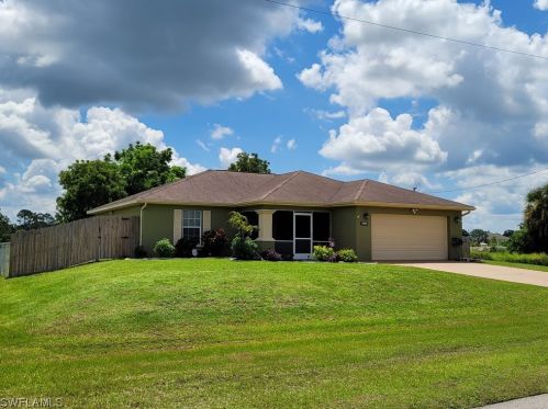 1011 Countess Ave, Lehigh Acres, FL 33974-3611