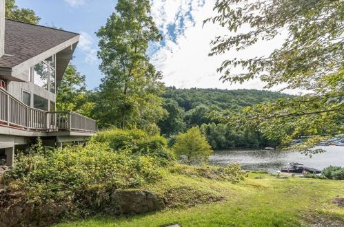 10 Cedar Point Dr, Sherman, CT 06784-1647
