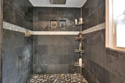 32 Fairview Ave, Nashua NH 03060-4105 exterior